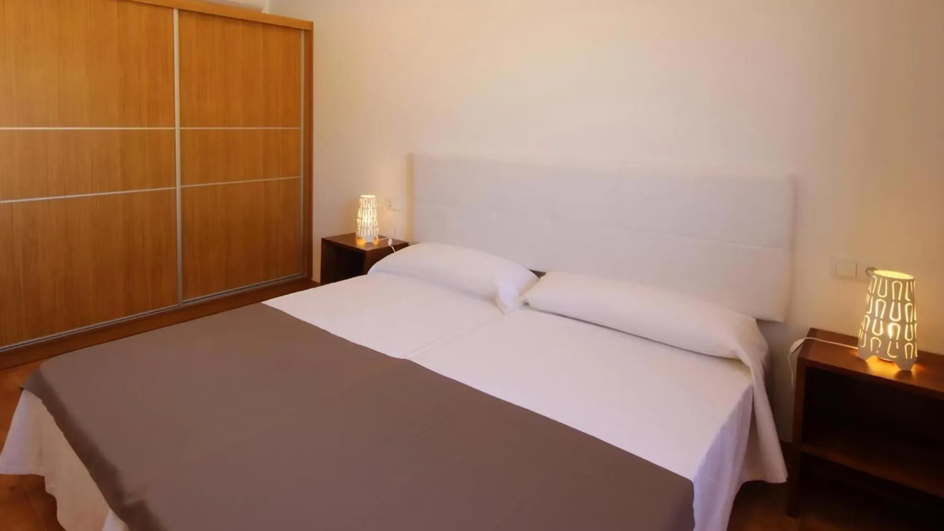 Wohnung Mit Pool, Garten, Terrasse Und Grill كامبوس 0*,  إسبانيا