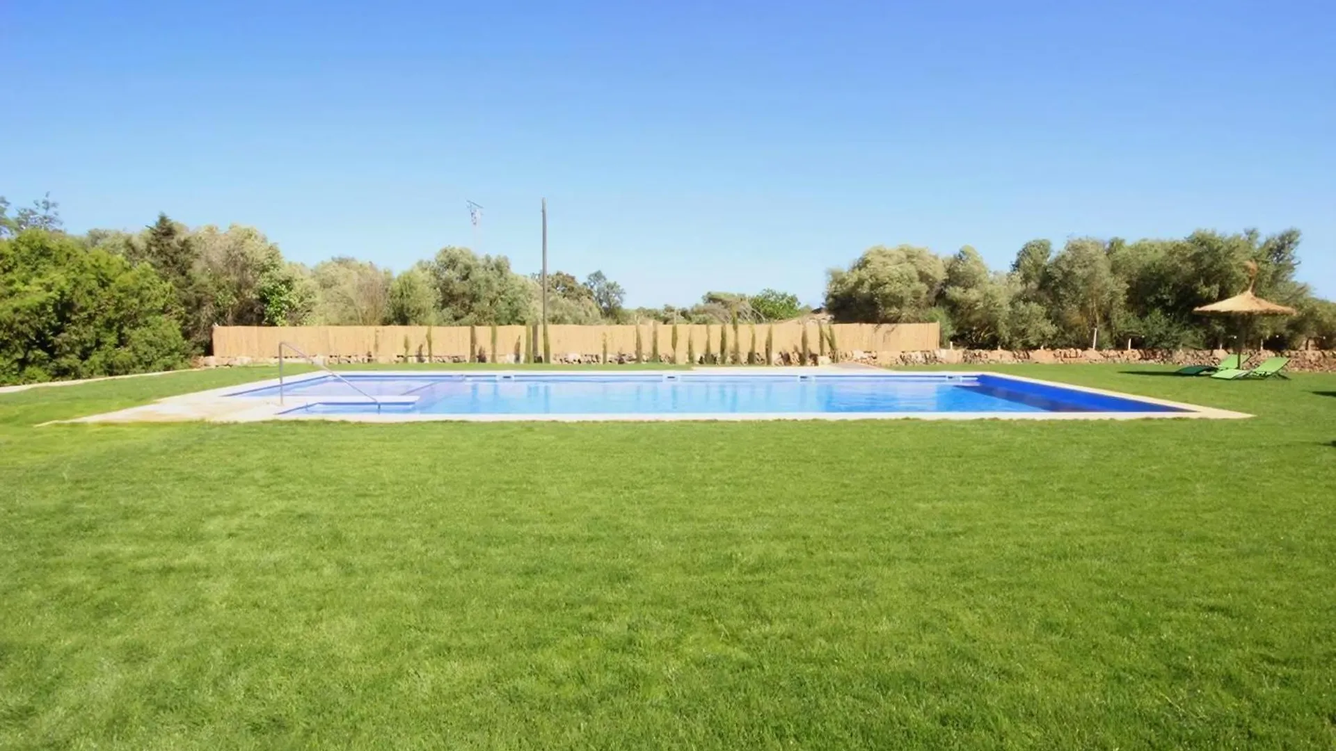 Wohnung Mit Pool, Garten, Terrasse Und Grill كامبوس