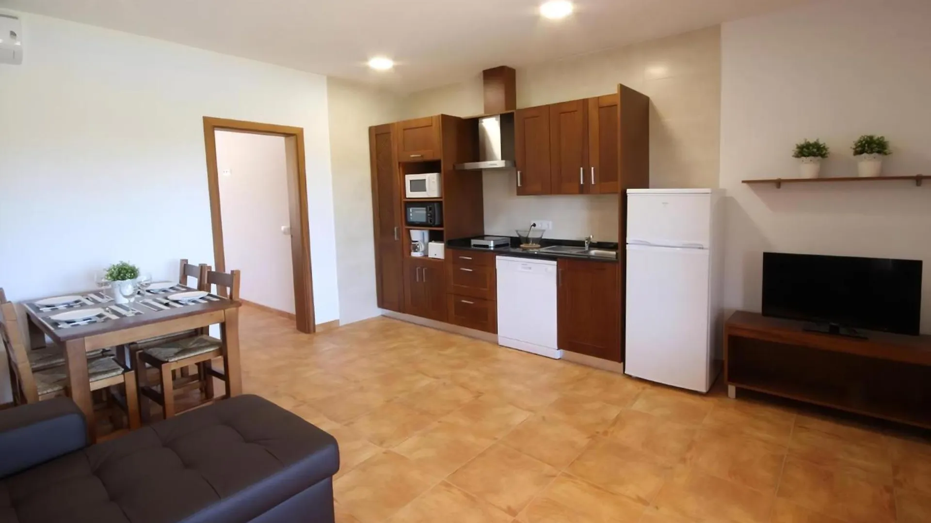 شقة Wohnung Mit Pool, Garten, Terrasse Und Grill كامبوس
